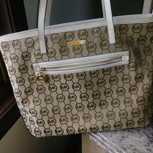 Micheal kors tote